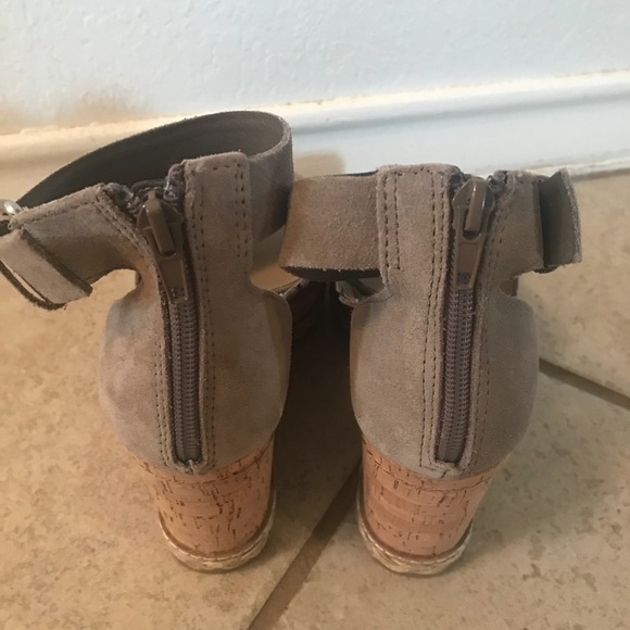 Dolce Vita Wedges - Picture 4 of 6